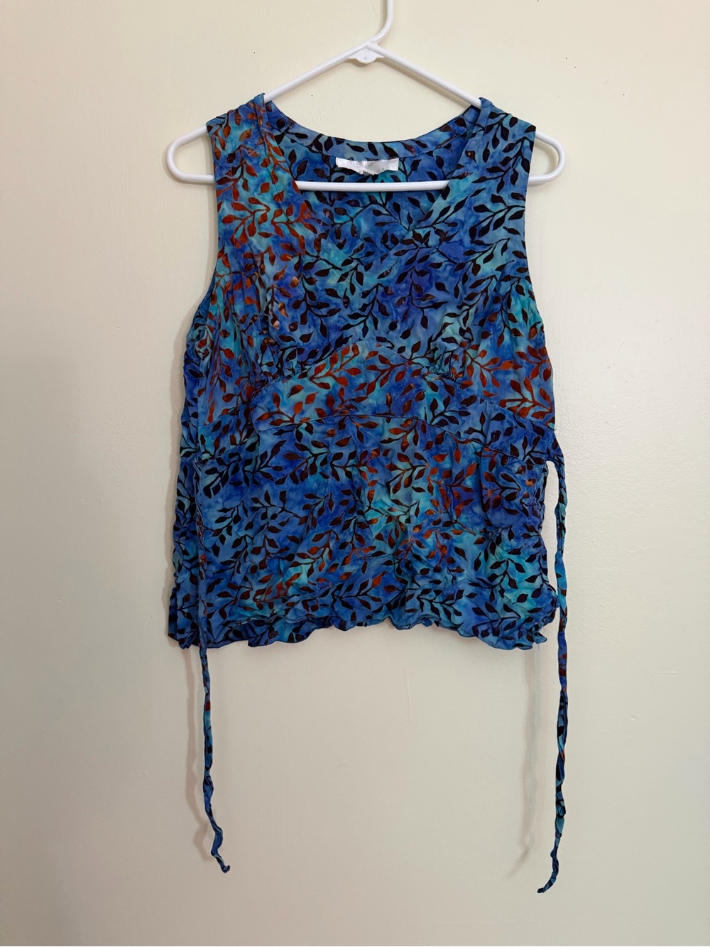 Blue Leaf-Print Sleeveless Tie-Side Top